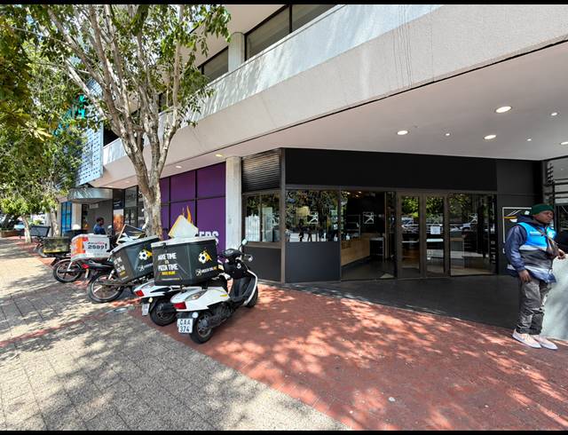 166M² BUILDING TO LET IN RONDEBOSCH